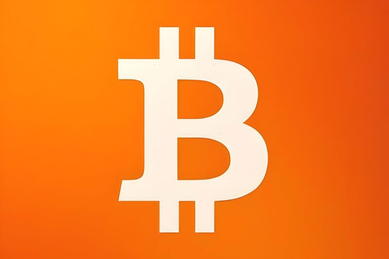 بیت‌کوین محدوده ۹۰ هزار دلار را هم از دست داد